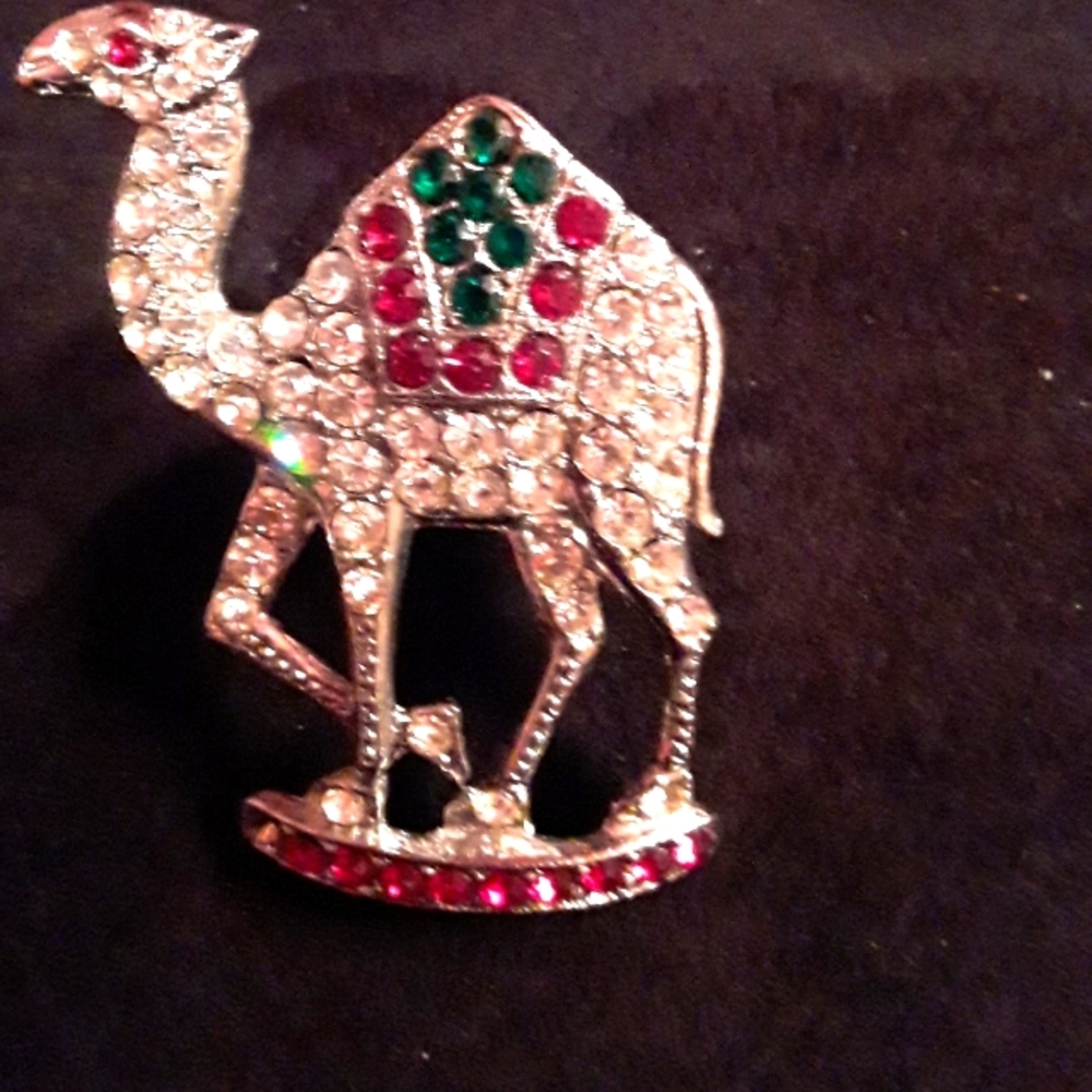 Vintage Rhinestone Camal Brooch
